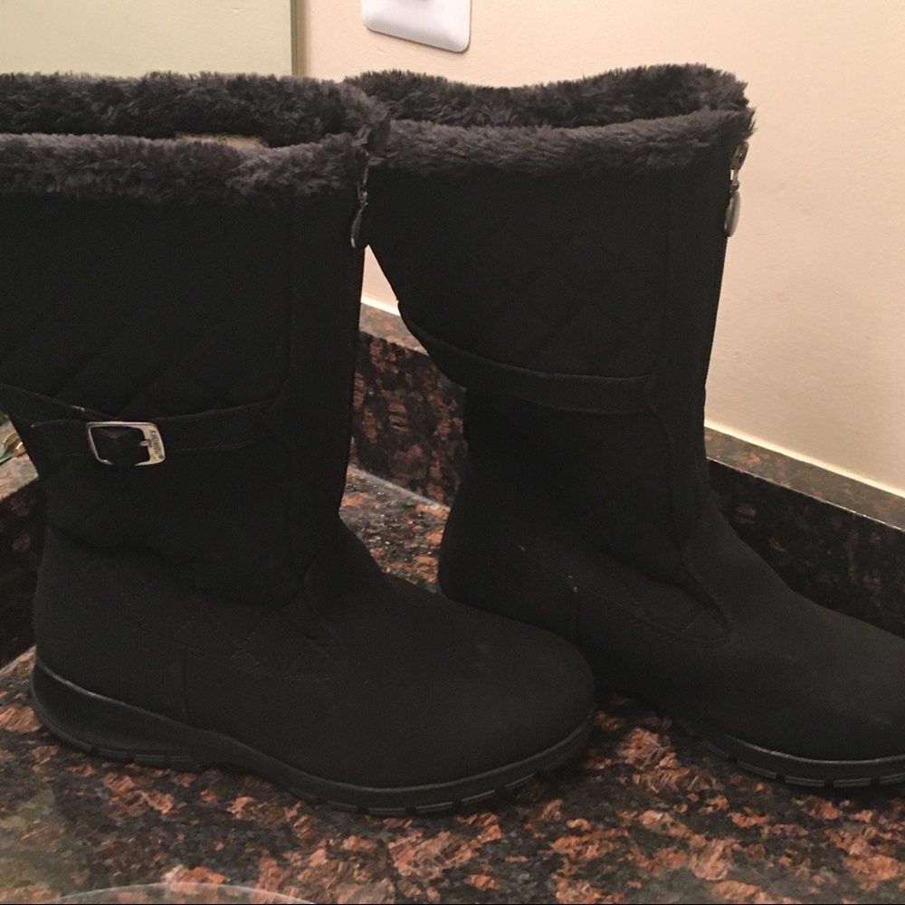 Khombu Black Faux Fur Boots